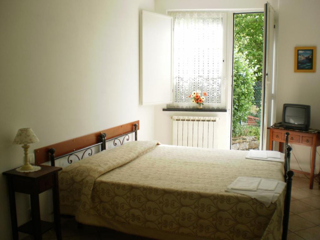 Hotel Paese Corvara Beverino Habitación foto